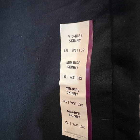 WJ2. NWT Signature by Levi Strauss Mid Rise Skinny Jeans 12L - Picture 5 of 6